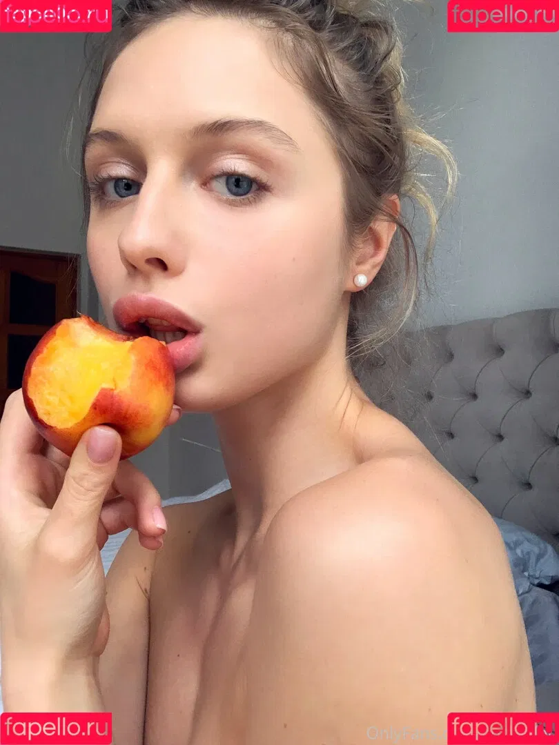 Amelie Lou / amelielou / amelielou4u / amelielou4u2 Onlyfans Photo Gallery 