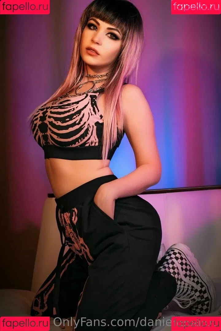 Danielle Beaulieu / DanielleCosplay / daniellebaloo Onlyfans Photo Gallery 