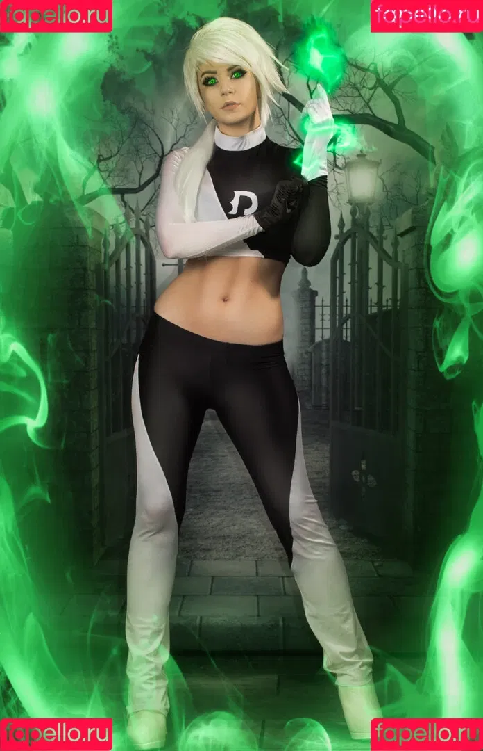 Danielle Beaulieu / DanielleCosplay / daniellebaloo Onlyfans Photo Gallery 