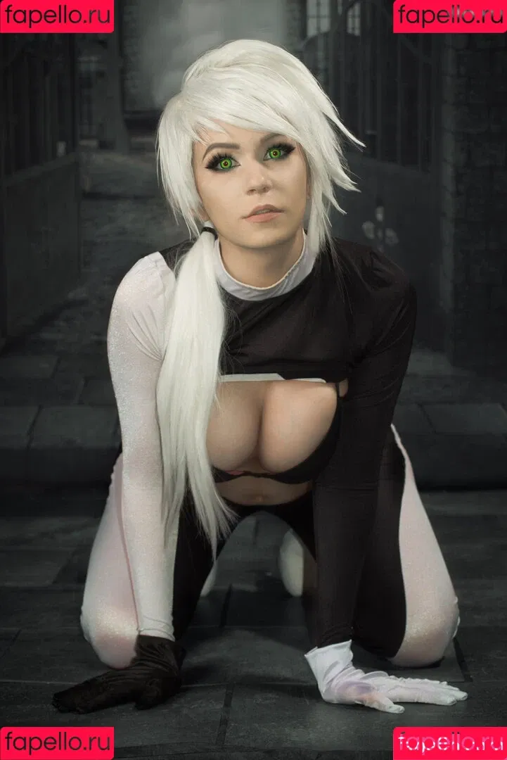 Danielle Beaulieu / DanielleCosplay / daniellebaloo Onlyfans Photo Gallery 