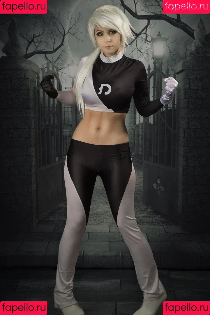 Danielle Beaulieu / DanielleCosplay / daniellebaloo Onlyfans Photo Gallery 