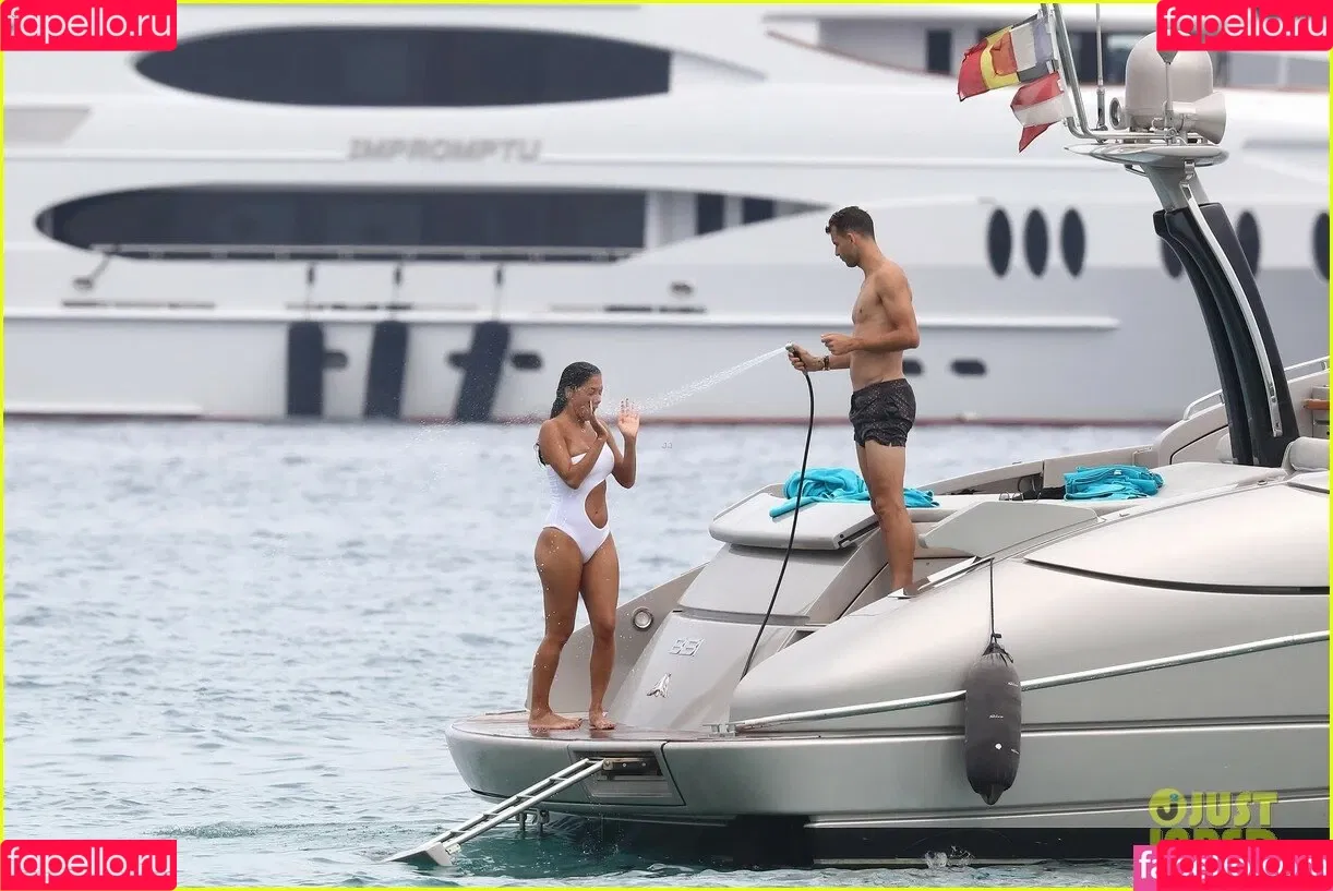 Nicole Scherzinger / NicoleScherzy / nicole_scherzinger / nicolescherzinger Onlyfans Photo Gallery 