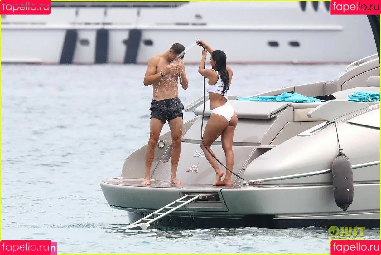 Nicole Scherzinger / NicoleScherzy / nicole_scherzinger / nicolescherzinger Onlyfans Photo Gallery 