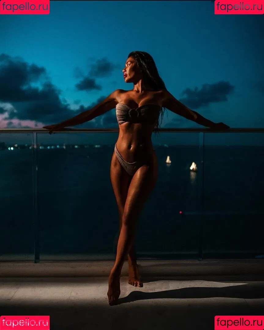 Nicole Scherzinger / NicoleScherzy / nicole_scherzinger / nicolescherzinger Onlyfans Photo Gallery 