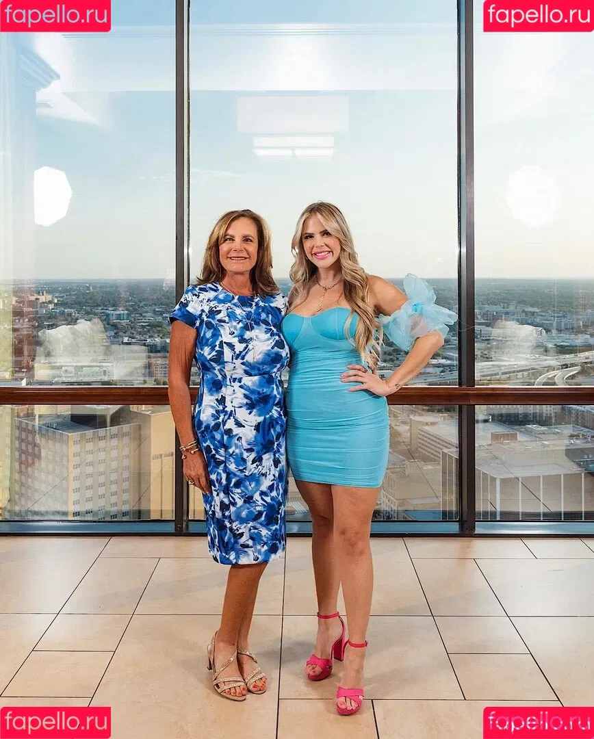 Elena Davies / elenadavies Onlyfans Photo Gallery 