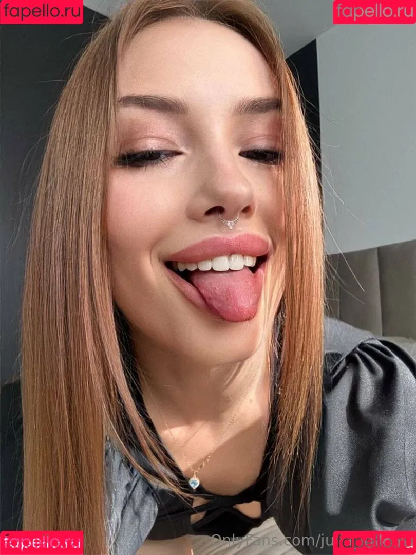 julia_love69 / lyonlovejulia Onlyfans Photo Gallery 