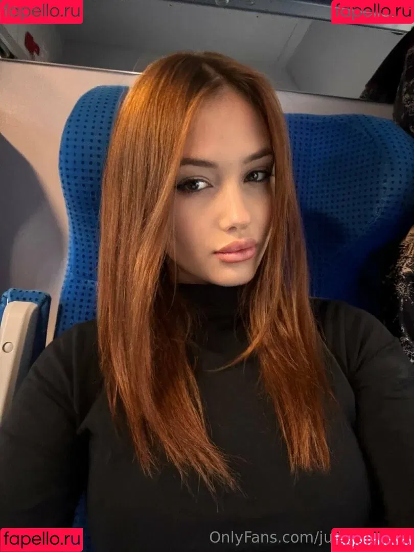 julia_love69 / lyonlovejulia Onlyfans Photo Gallery 