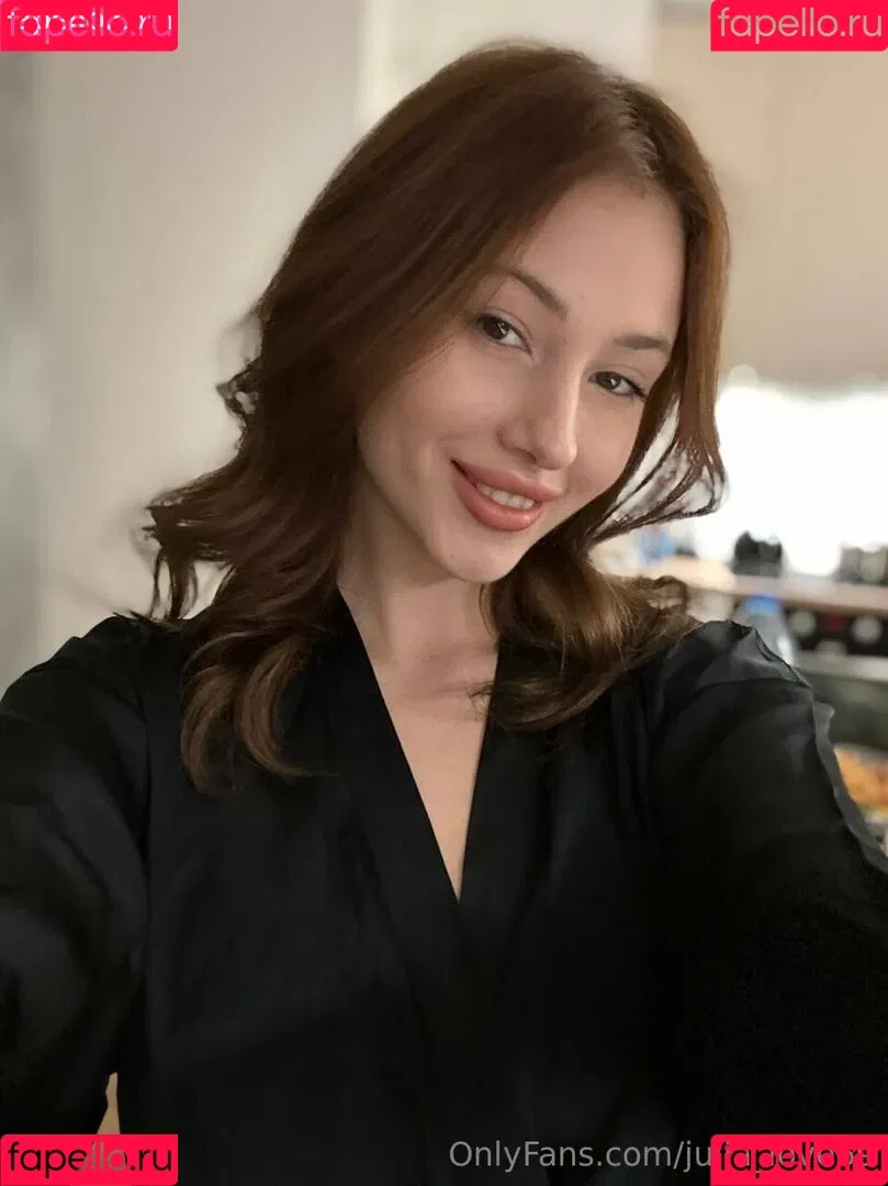 julia_love69 / lyonlovejulia Onlyfans Photo Gallery 