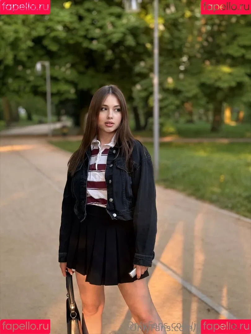 julia_love69 / lyonlovejulia Onlyfans Photo Gallery 