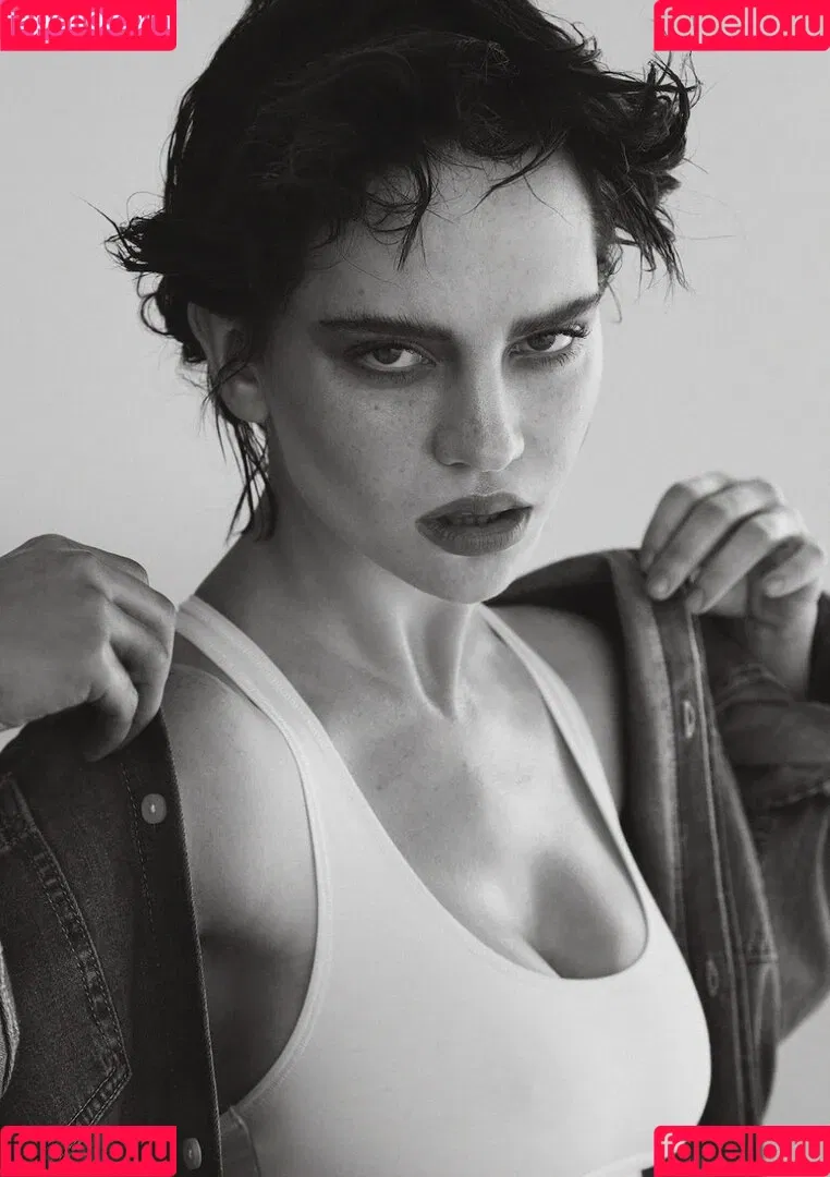 Sophie Thatcher / soapy.t / sophie_thatcher Onlyfans Photo Gallery 