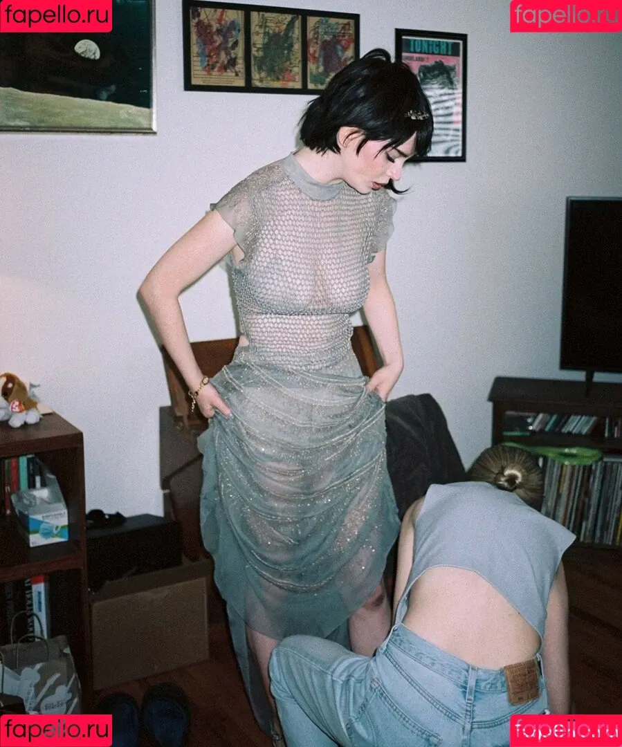 Sophie Thatcher / soapy.t / sophie_thatcher Onlyfans Photo Gallery 