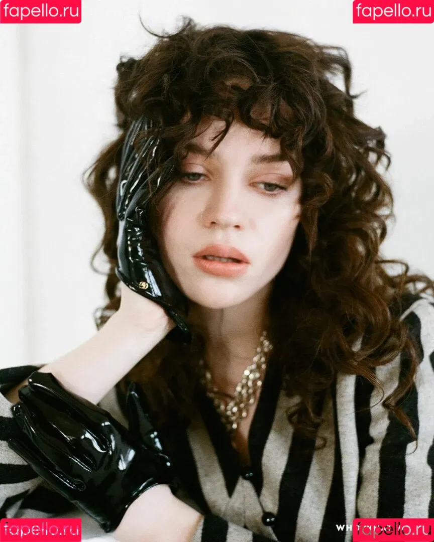 Sophie Thatcher / soapy.t / sophie_thatcher Onlyfans Photo Gallery 