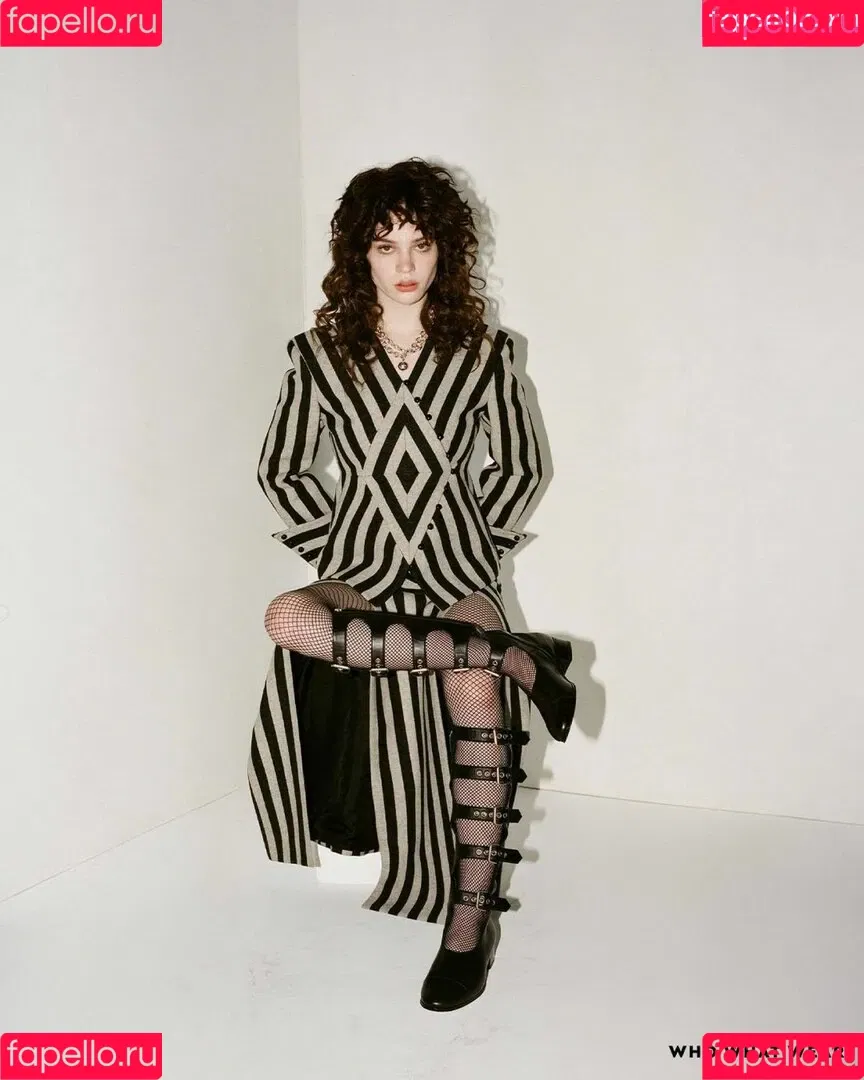 Sophie Thatcher / soapy.t / sophie_thatcher Onlyfans Photo Gallery 