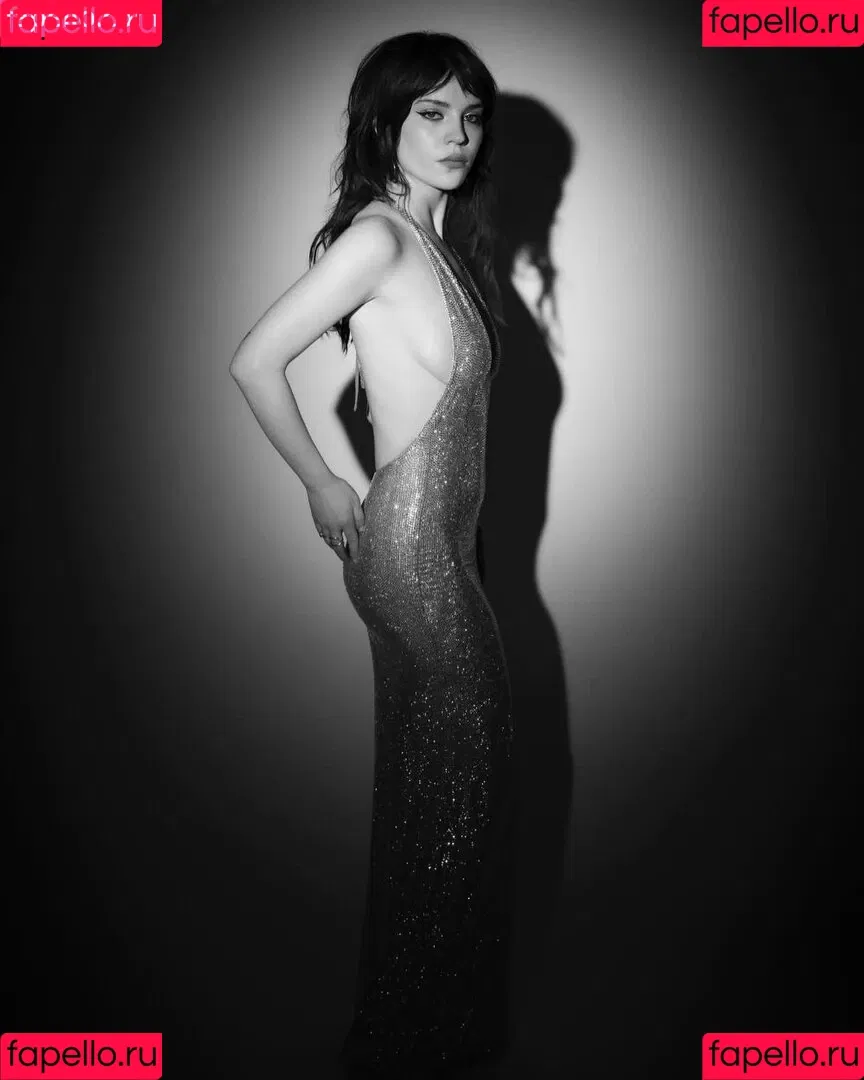 Sophie Thatcher / soapy.t / sophie_thatcher Onlyfans Photo Gallery 