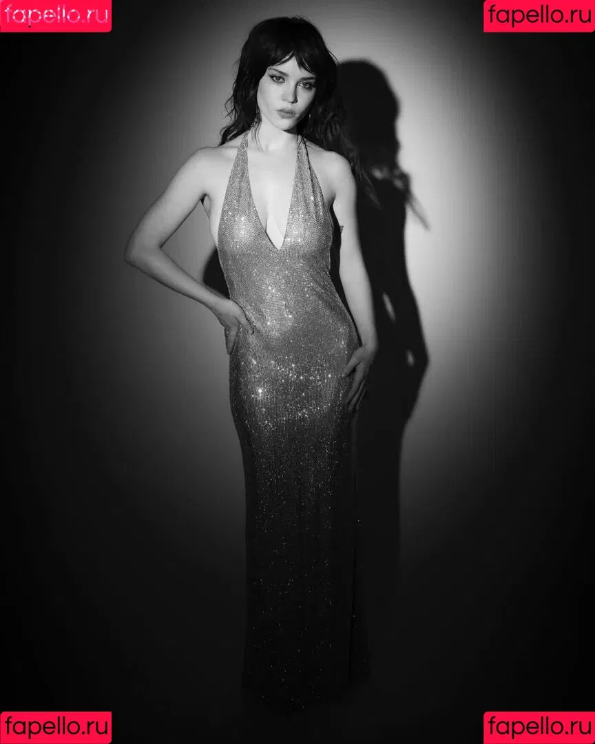 Sophie Thatcher / soapy.t / sophie_thatcher Onlyfans Photo Gallery 