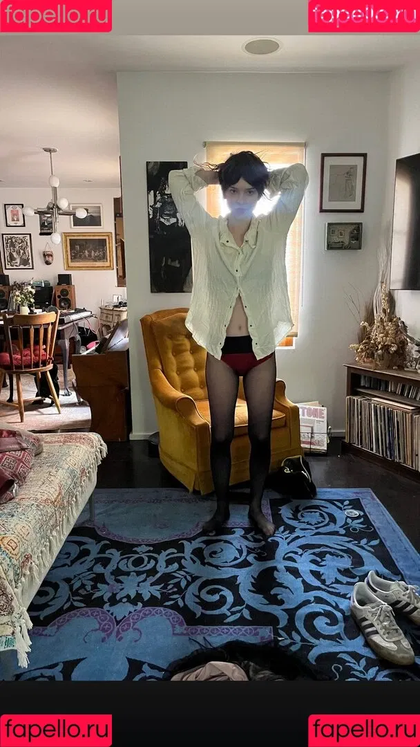 Sophie Thatcher / soapy.t / sophie_thatcher Onlyfans Photo Gallery 