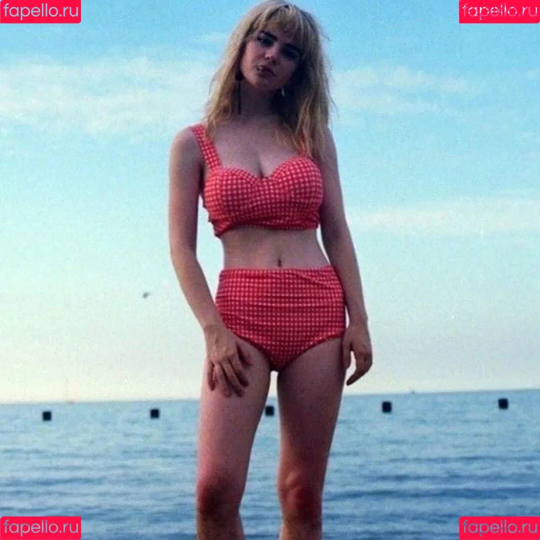 Sophie Thatcher / soapy.t / sophie_thatcher Onlyfans Photo Gallery 