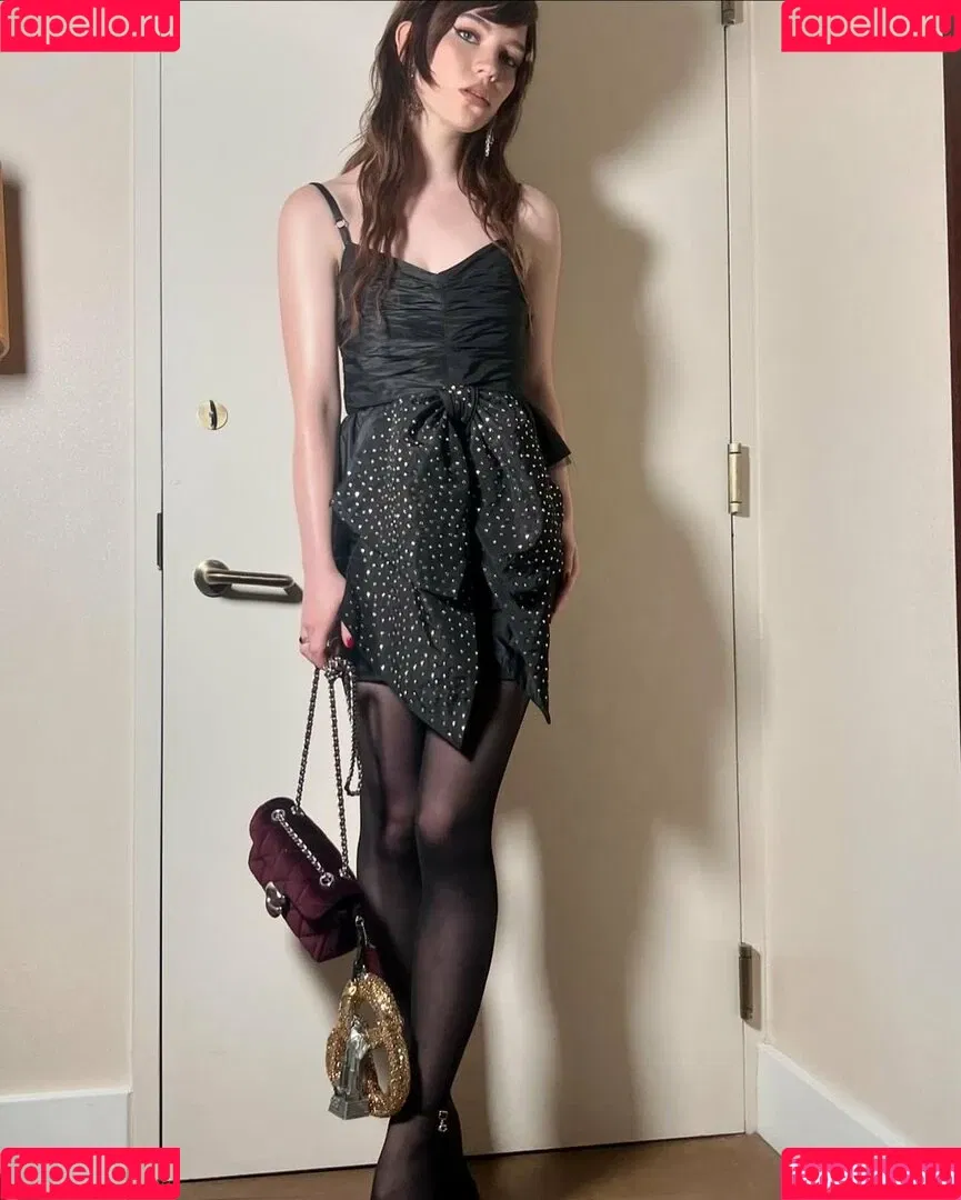 Sophie Thatcher / soapy.t / sophie_thatcher Onlyfans Photo Gallery 