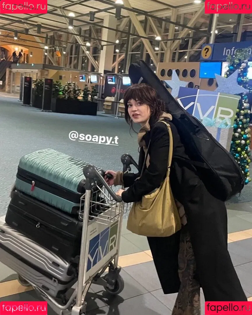 Sophie Thatcher / soapy.t / sophie_thatcher Onlyfans Photo Gallery 