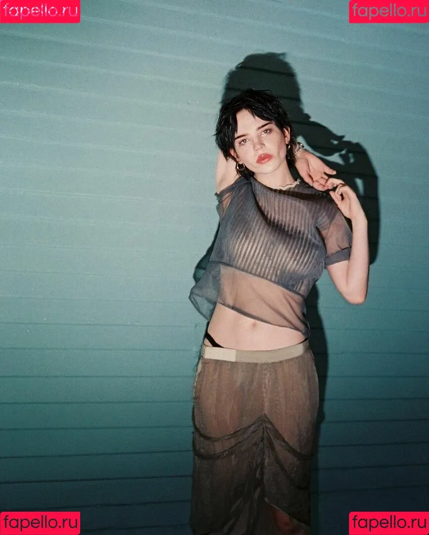 Sophie Thatcher / soapy.t / sophie_thatcher Onlyfans Photo Gallery 