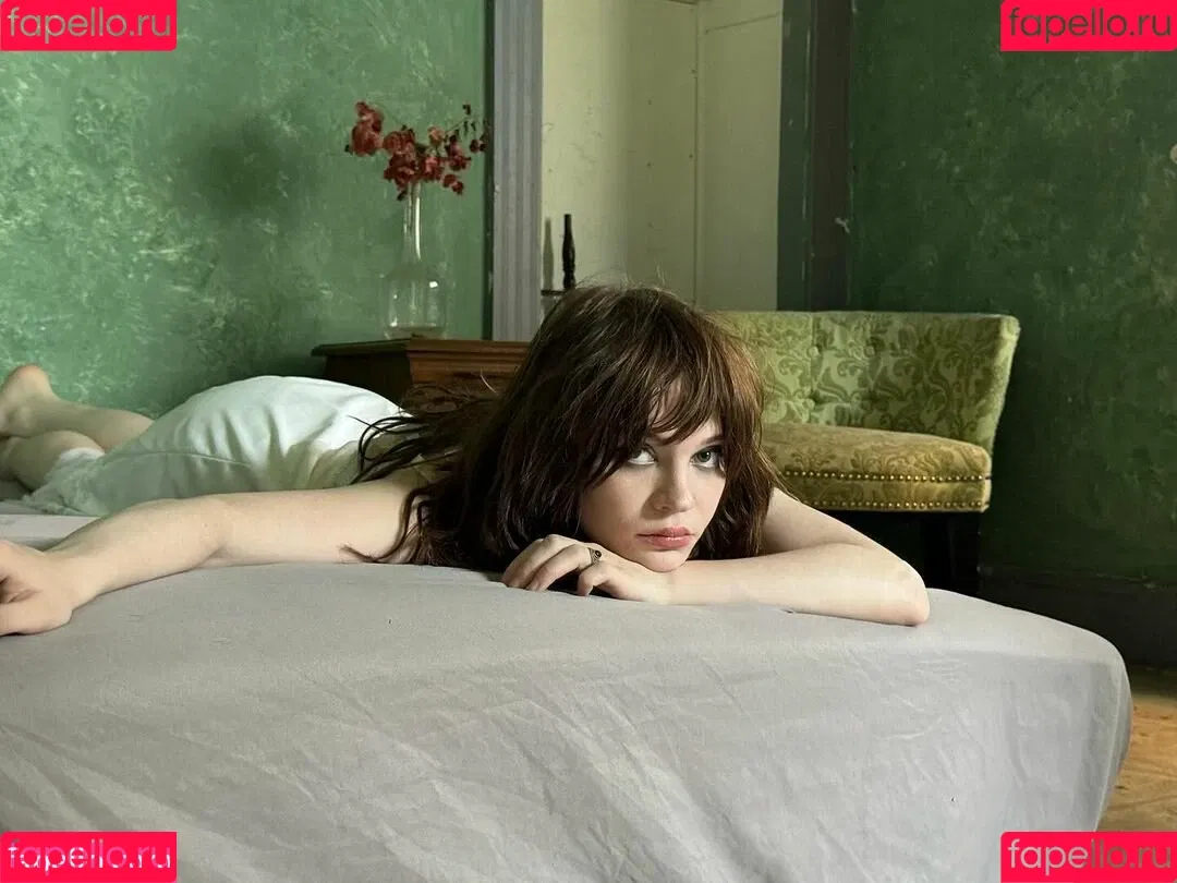 Sophie Thatcher / soapy.t / sophie_thatcher Onlyfans Photo Gallery 