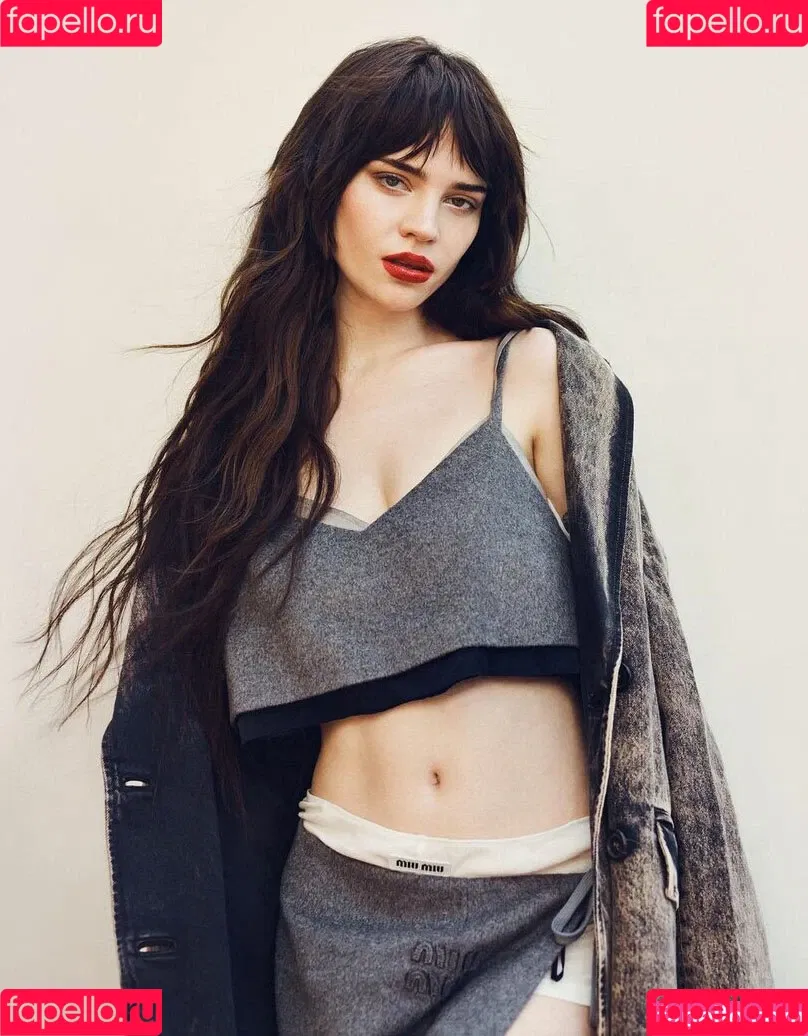 Sophie Thatcher / soapy.t / sophie_thatcher Onlyfans Photo Gallery 