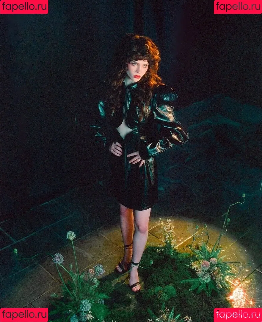 Sophie Thatcher / soapy.t / sophie_thatcher Onlyfans Photo Gallery 