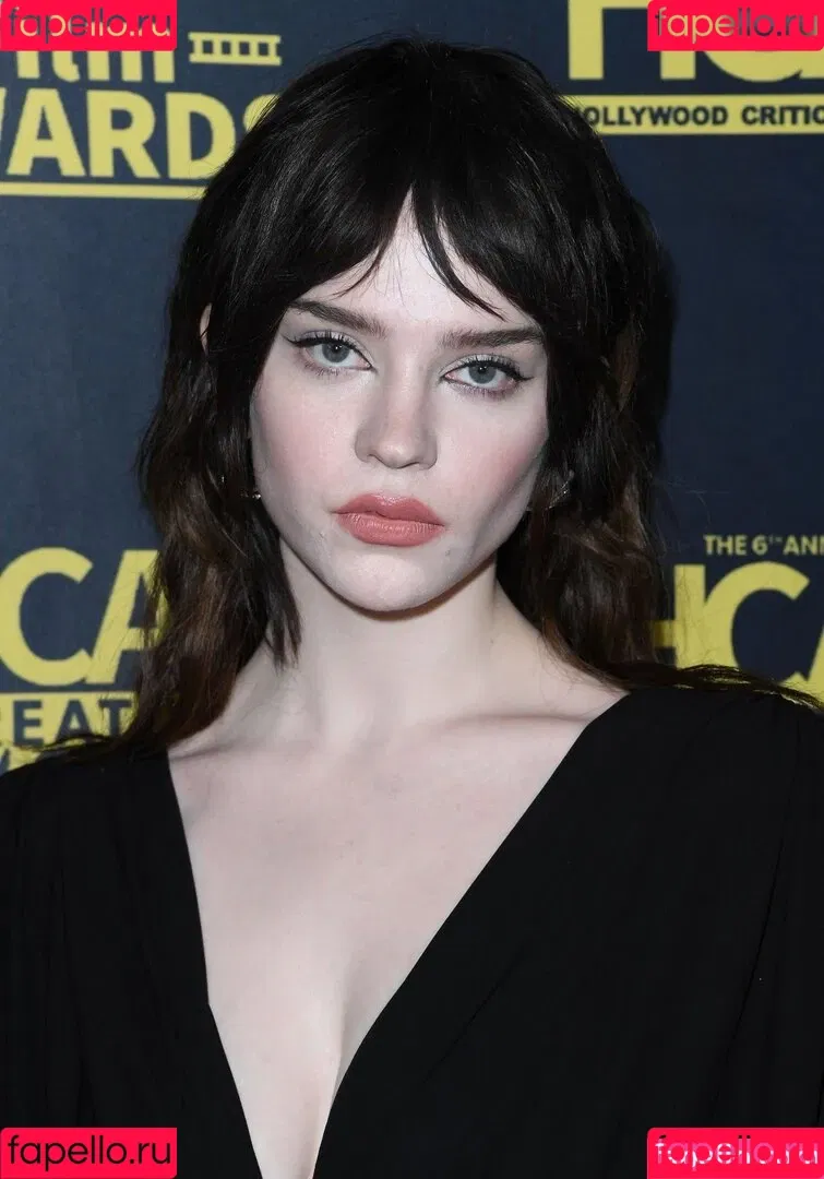 Sophie Thatcher / soapy.t / sophie_thatcher Onlyfans Photo Gallery 