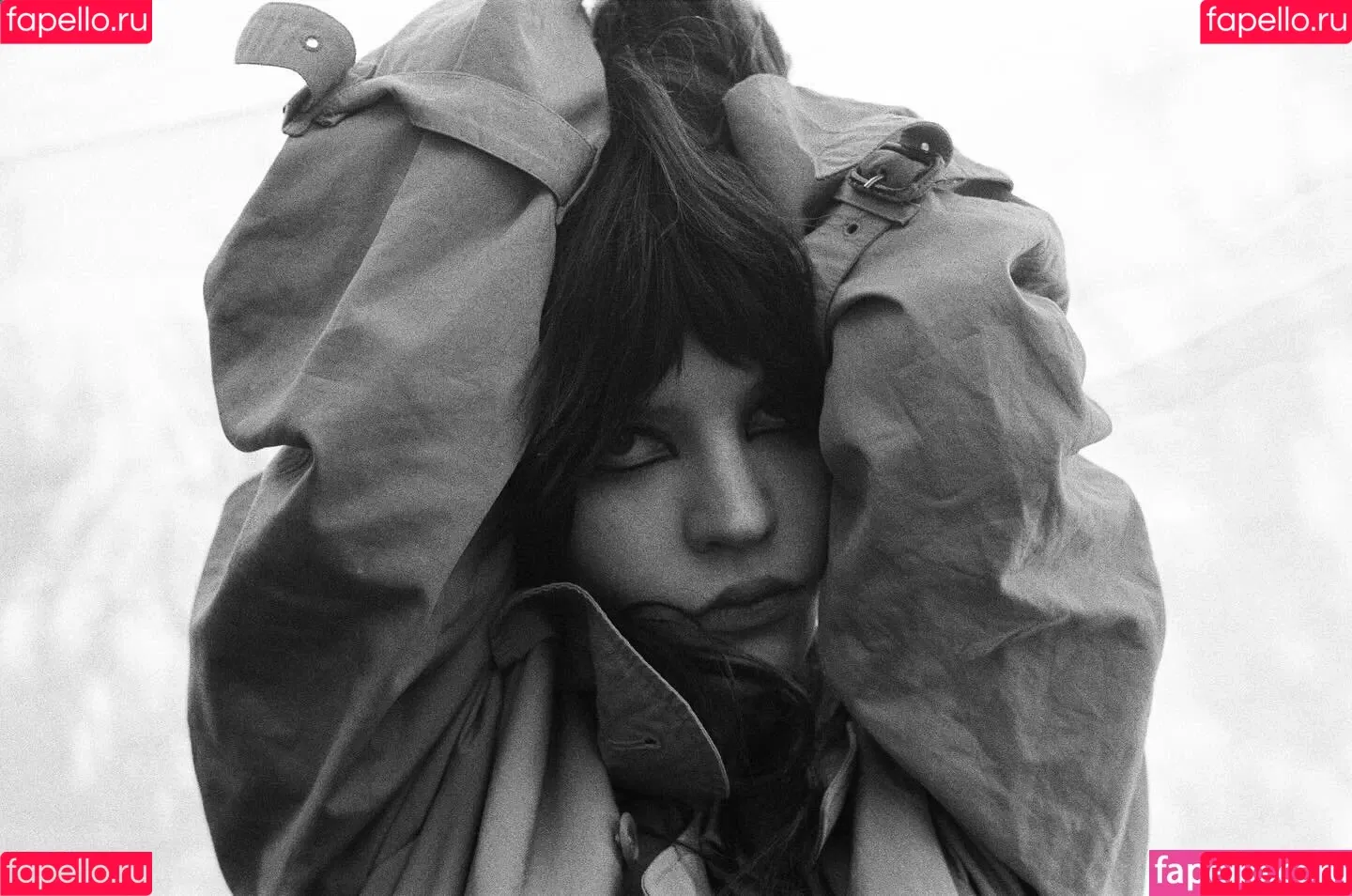 Sophie Thatcher / soapy.t / sophie_thatcher Onlyfans Photo Gallery 