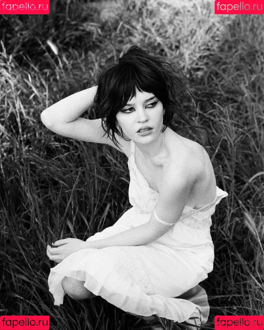 Sophie Thatcher / soapy.t / sophie_thatcher Onlyfans Photo Gallery 