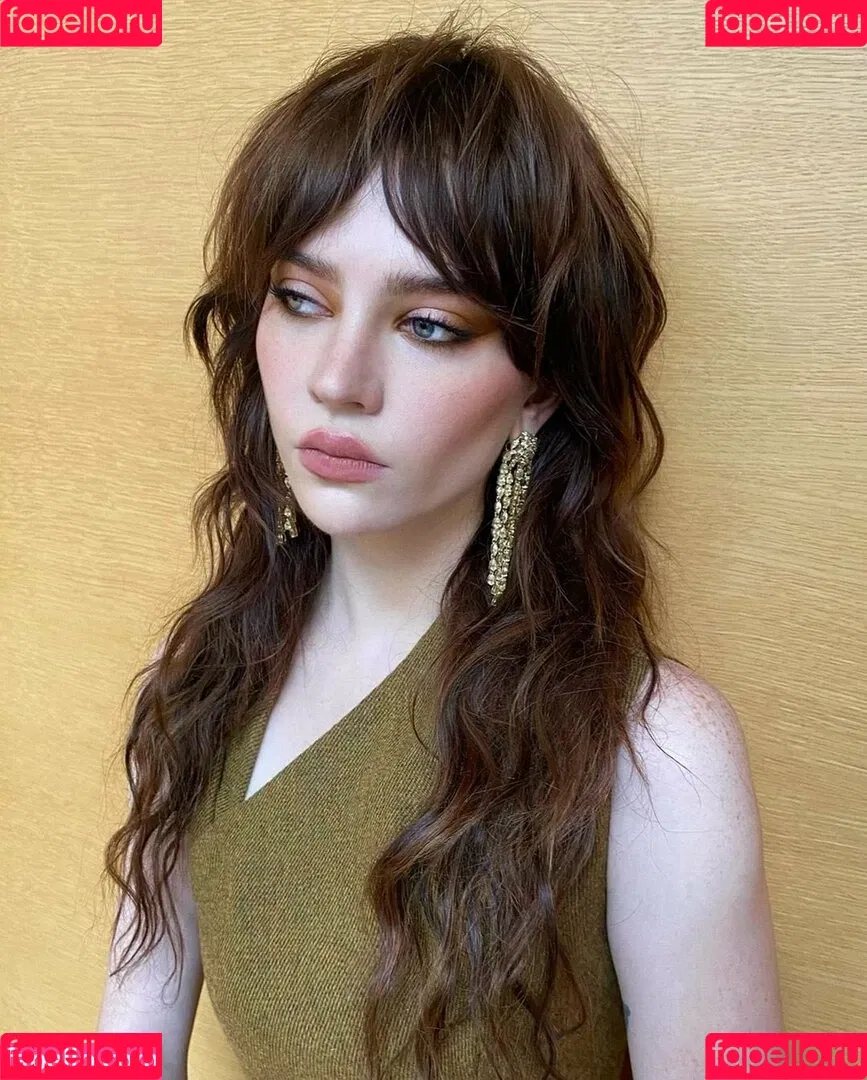 Sophie Thatcher / soapy.t / sophie_thatcher Onlyfans Photo Gallery 