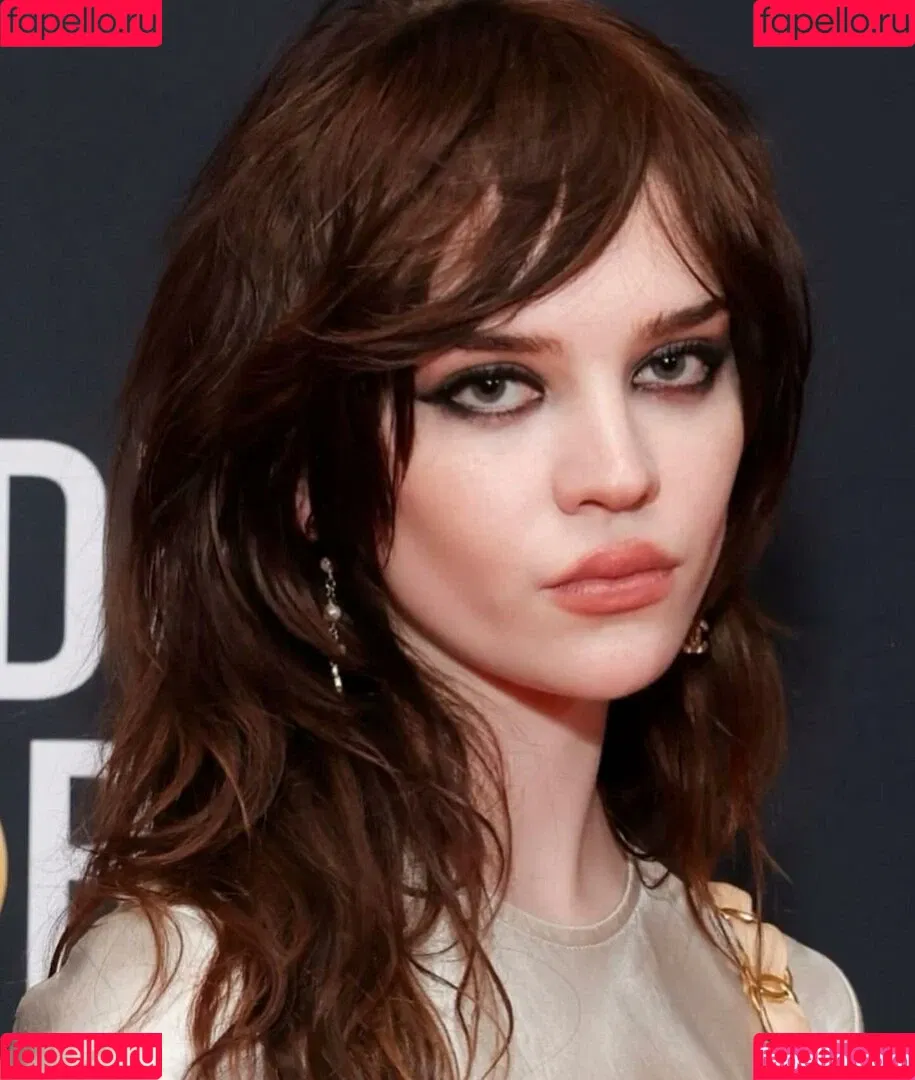 Sophie Thatcher / soapy.t / sophie_thatcher Onlyfans Photo Gallery 