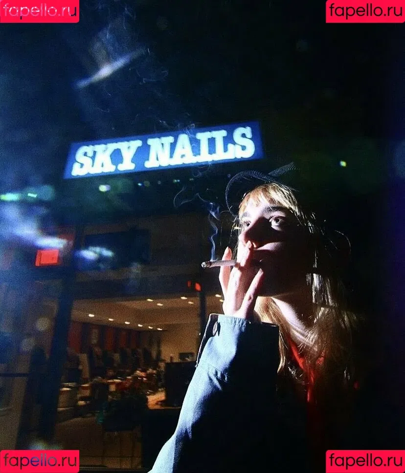 Sophie Thatcher / soapy.t / sophie_thatcher Onlyfans Photo Gallery 