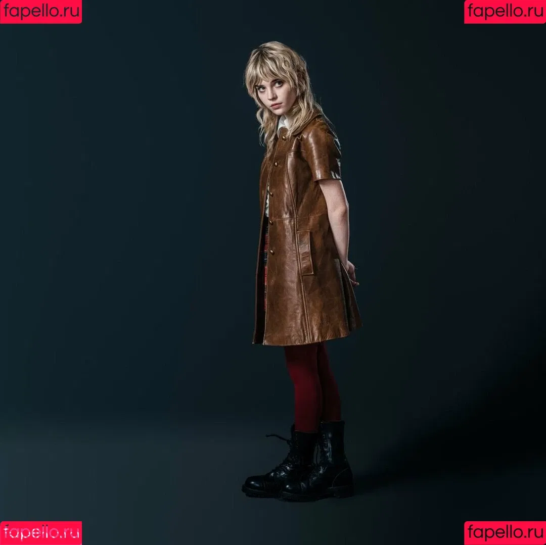 Sophie Thatcher / soapy.t / sophie_thatcher Onlyfans Photo Gallery 