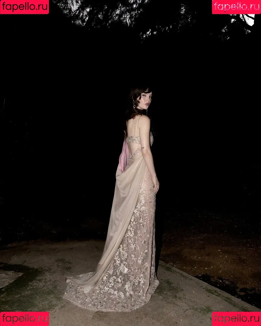 Sophie Thatcher / soapy.t / sophie_thatcher Onlyfans Photo Gallery 