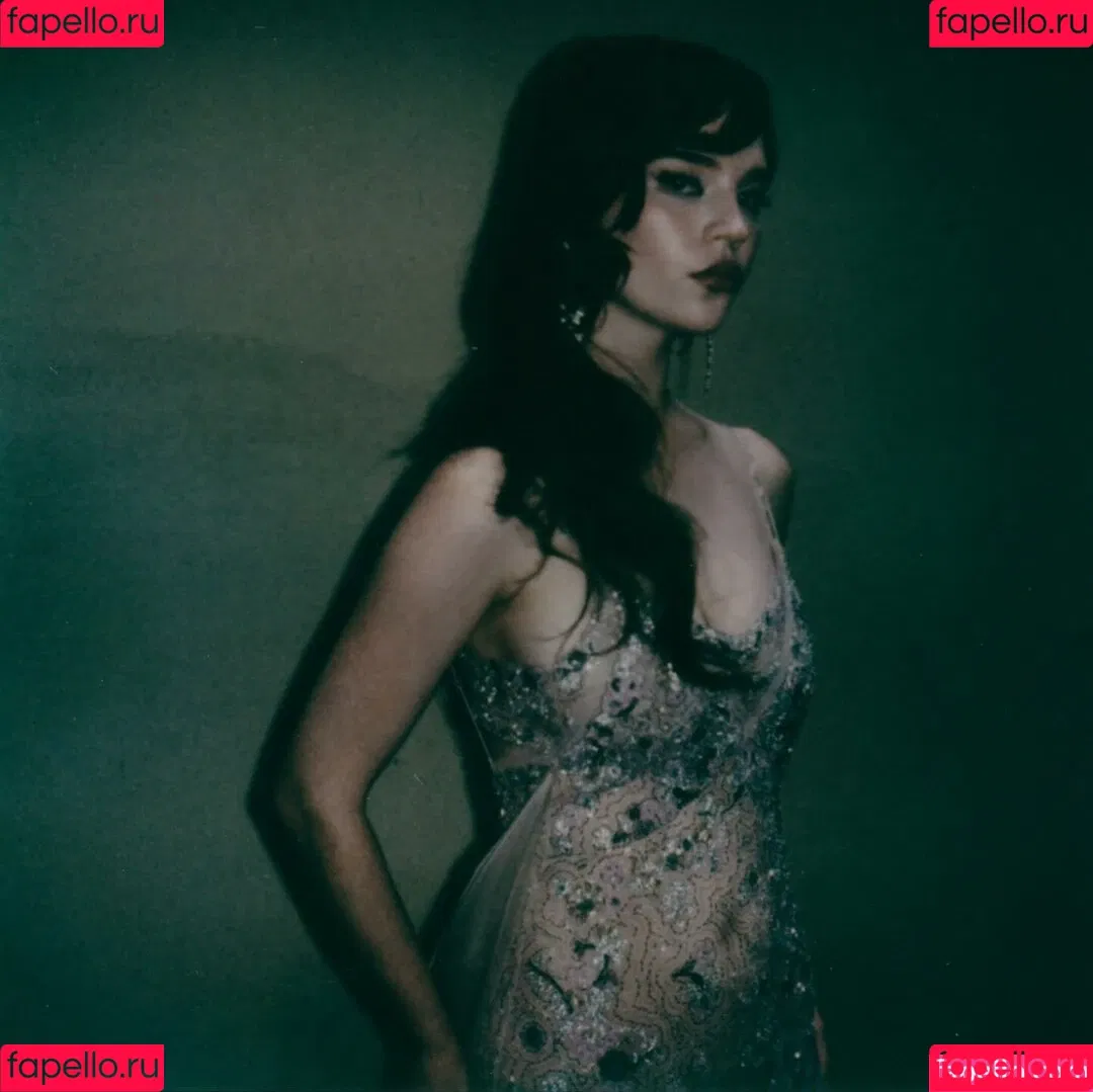 Sophie Thatcher / soapy.t / sophie_thatcher Onlyfans Photo Gallery 