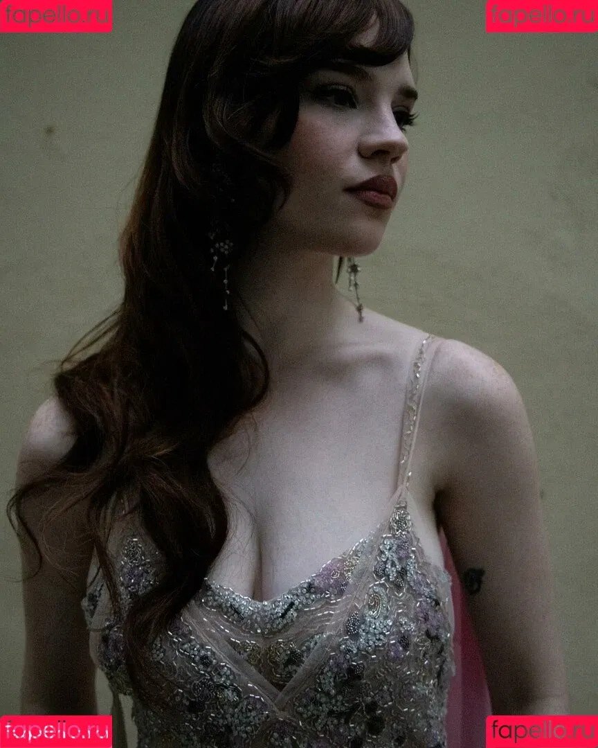 Sophie Thatcher / soapy.t / sophie_thatcher Onlyfans Photo Gallery 