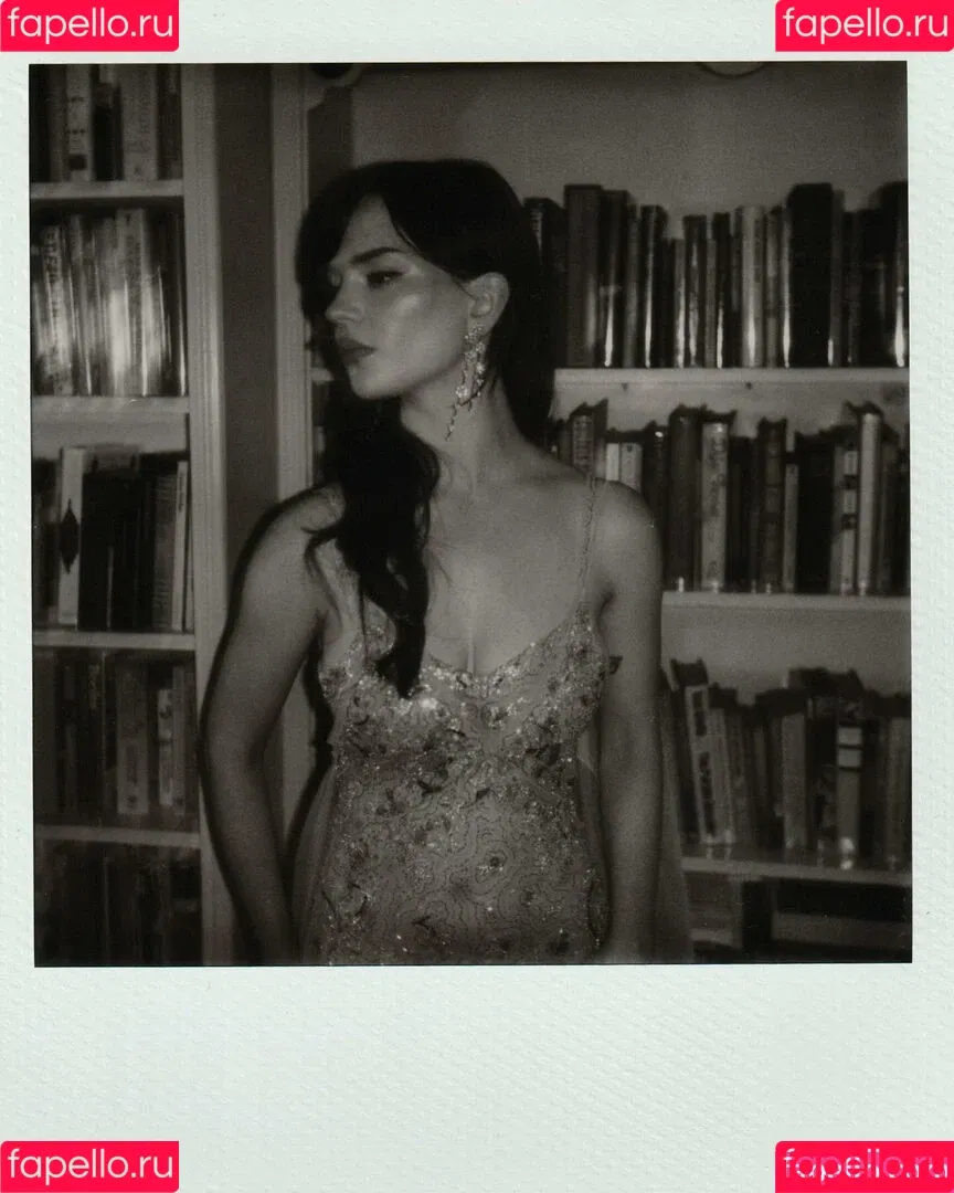 Sophie Thatcher / soapy.t / sophie_thatcher Onlyfans Photo Gallery 