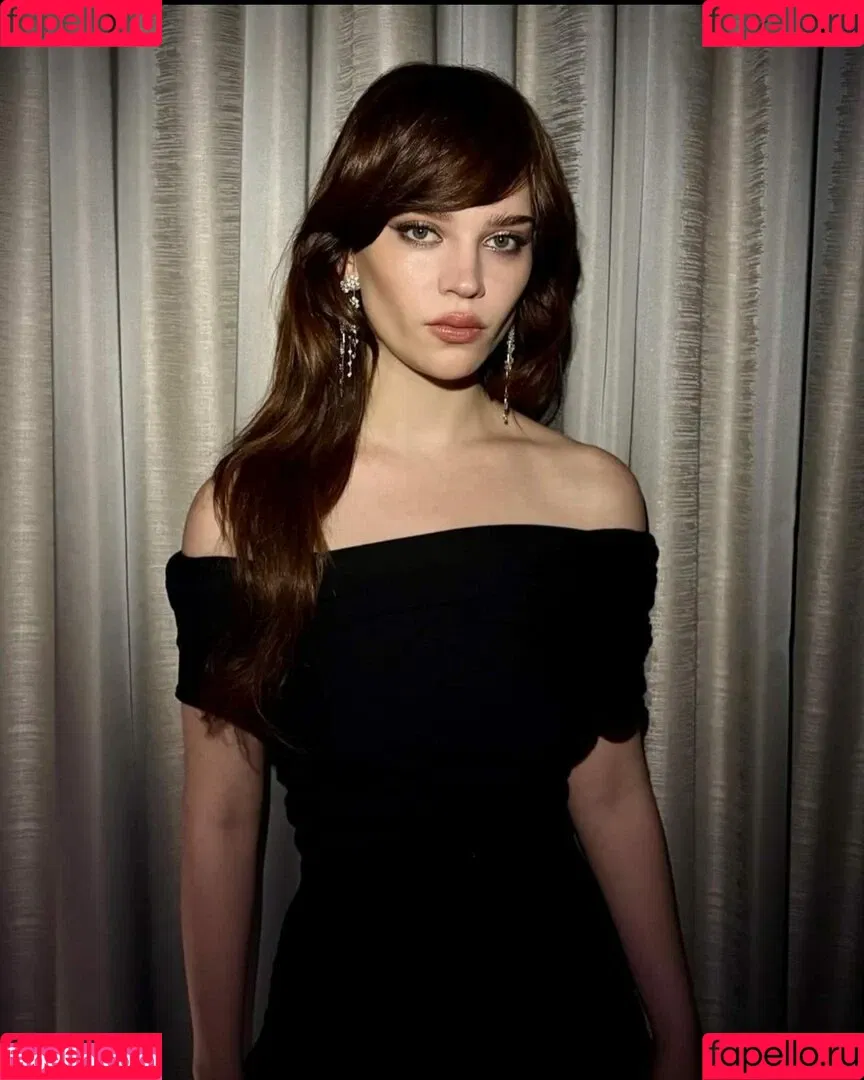 Sophie Thatcher / soapy.t / sophie_thatcher Onlyfans Photo Gallery 