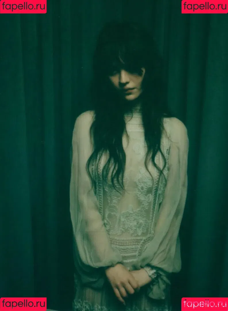 Sophie Thatcher / soapy.t / sophie_thatcher Onlyfans Photo Gallery 