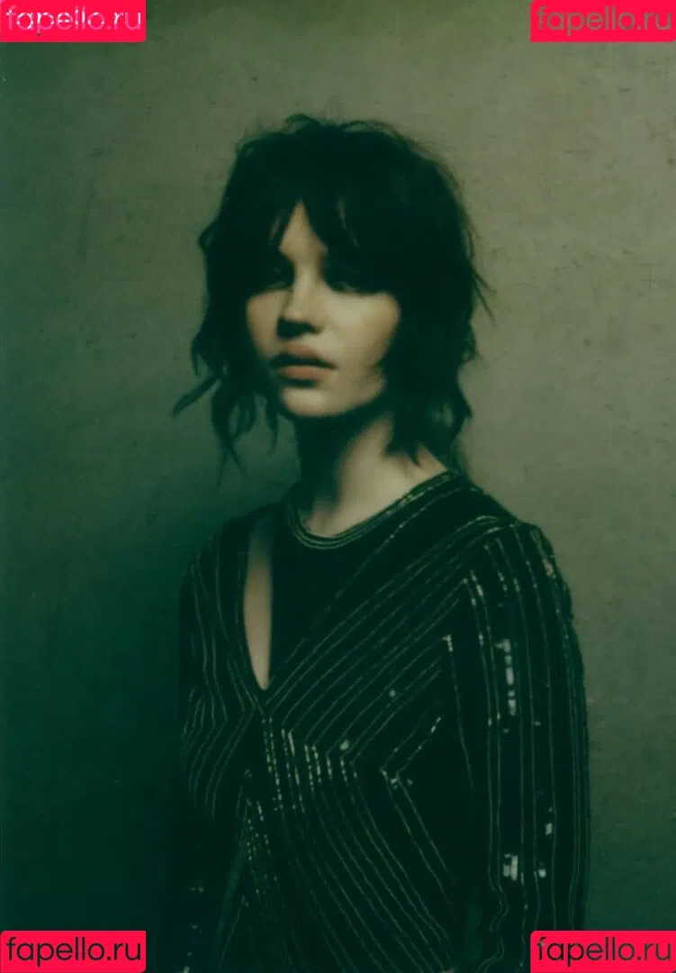 Sophie Thatcher / soapy.t / sophie_thatcher Onlyfans Photo Gallery 