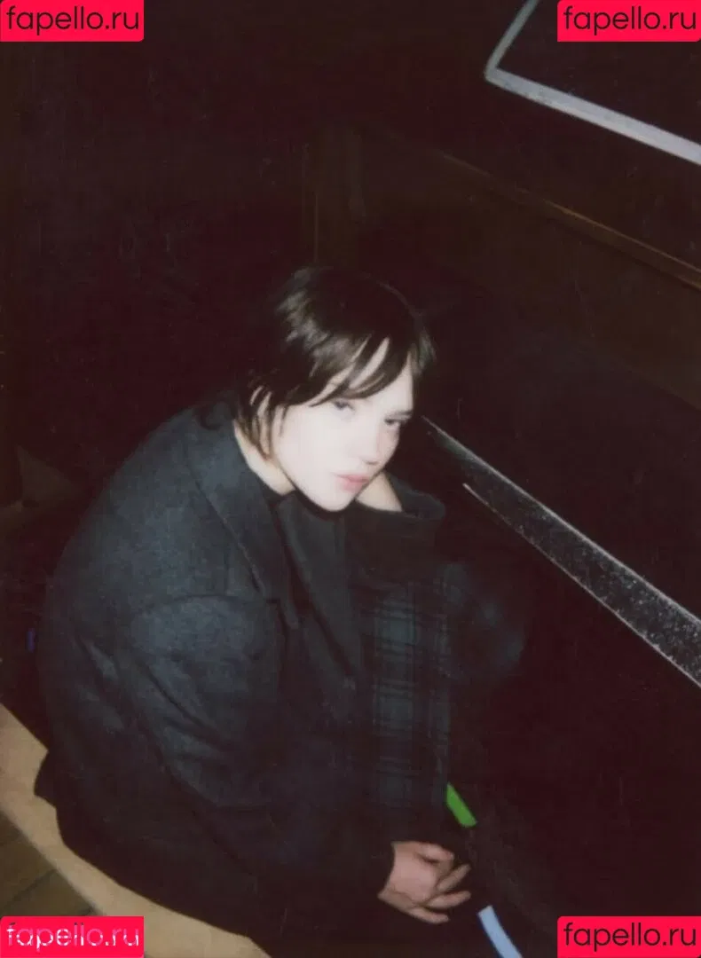 Sophie Thatcher / soapy.t / sophie_thatcher Onlyfans Photo Gallery 