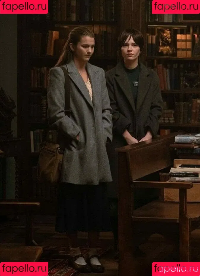 Sophie Thatcher / soapy.t / sophie_thatcher Onlyfans Photo Gallery 