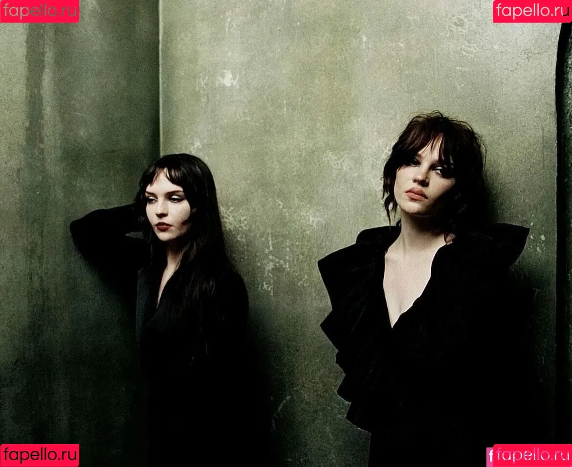 Sophie Thatcher / soapy.t / sophie_thatcher Onlyfans Photo Gallery 