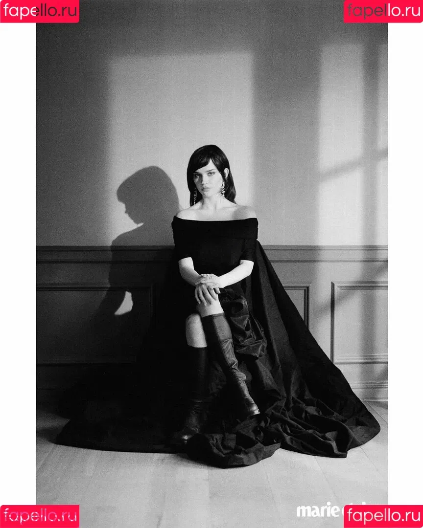 Sophie Thatcher / soapy.t / sophie_thatcher Onlyfans Photo Gallery 