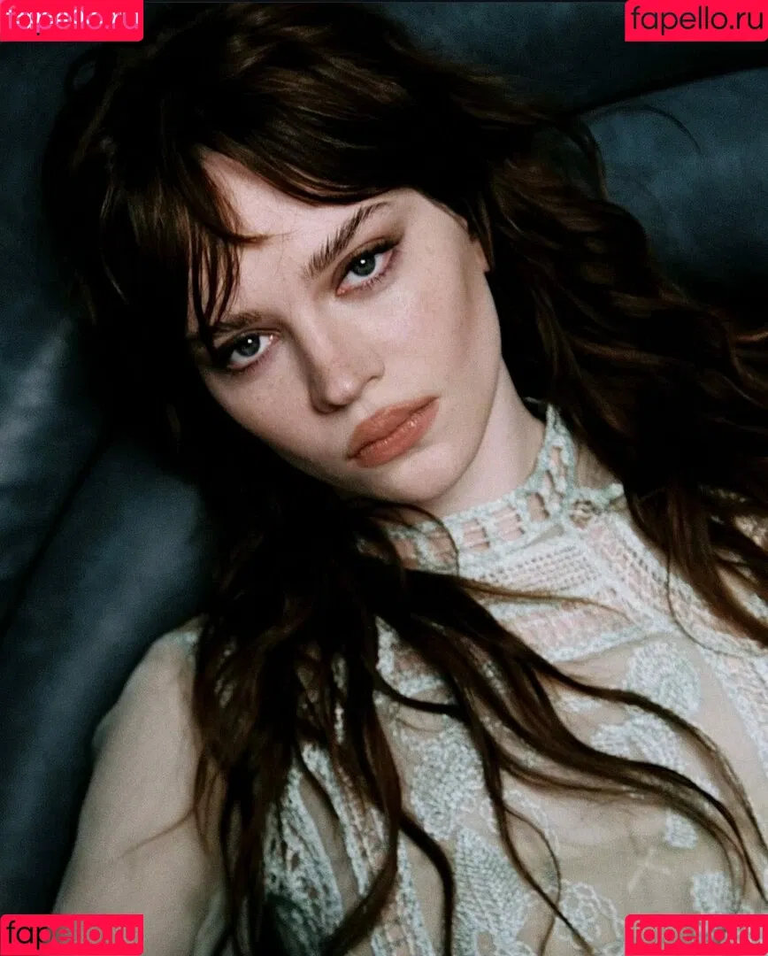 Sophie Thatcher / soapy.t / sophie_thatcher Onlyfans Photo Gallery 