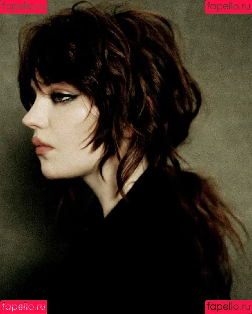 Sophie Thatcher / soapy.t / sophie_thatcher Onlyfans Photo Gallery 