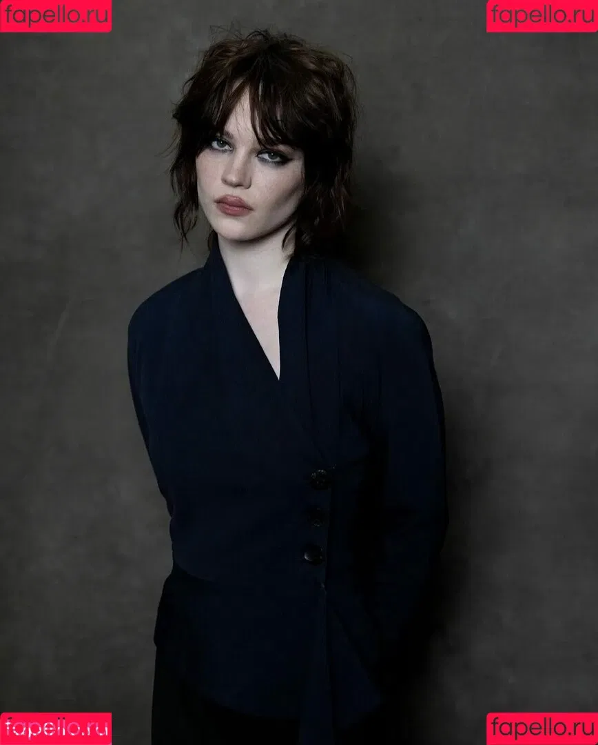 Sophie Thatcher / soapy.t / sophie_thatcher Onlyfans Photo Gallery 