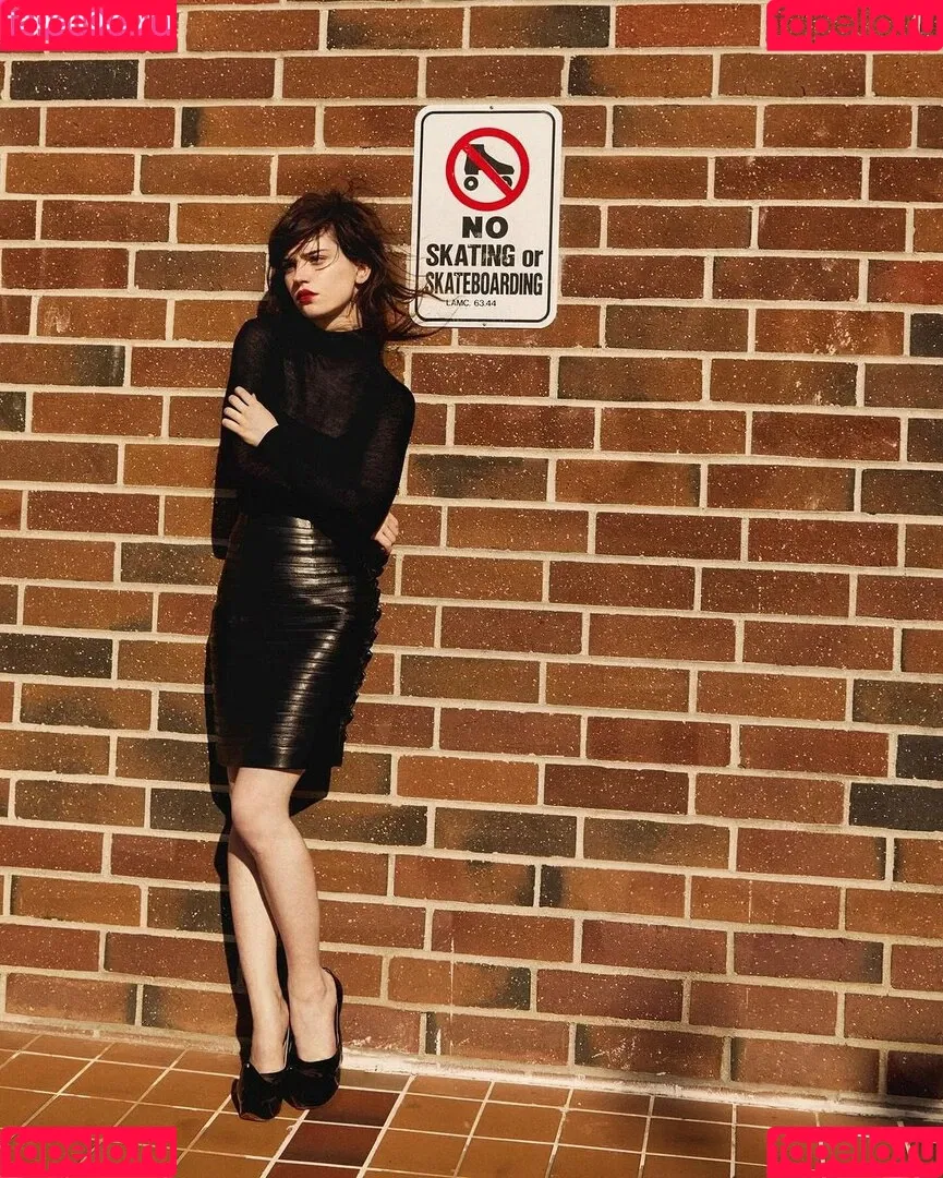 Sophie Thatcher / soapy.t / sophie_thatcher Onlyfans Photo Gallery 