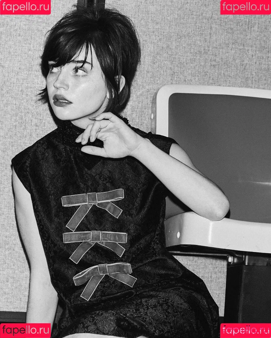 Sophie Thatcher / soapy.t / sophie_thatcher Onlyfans Photo Gallery 